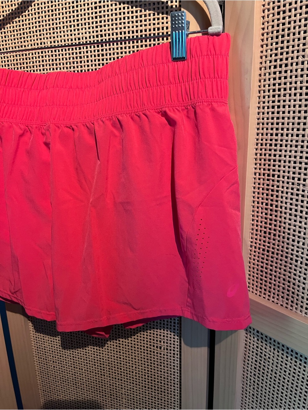 Asics Women’s XL Athletic Shorts NWOT - Picture 2 of 6
